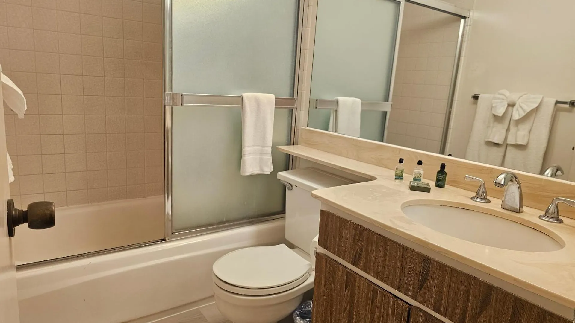 Apartmán Spacious Condos With Private Balcony At Discovery Bay - Free Wifi, Near Beaches! Honolulu