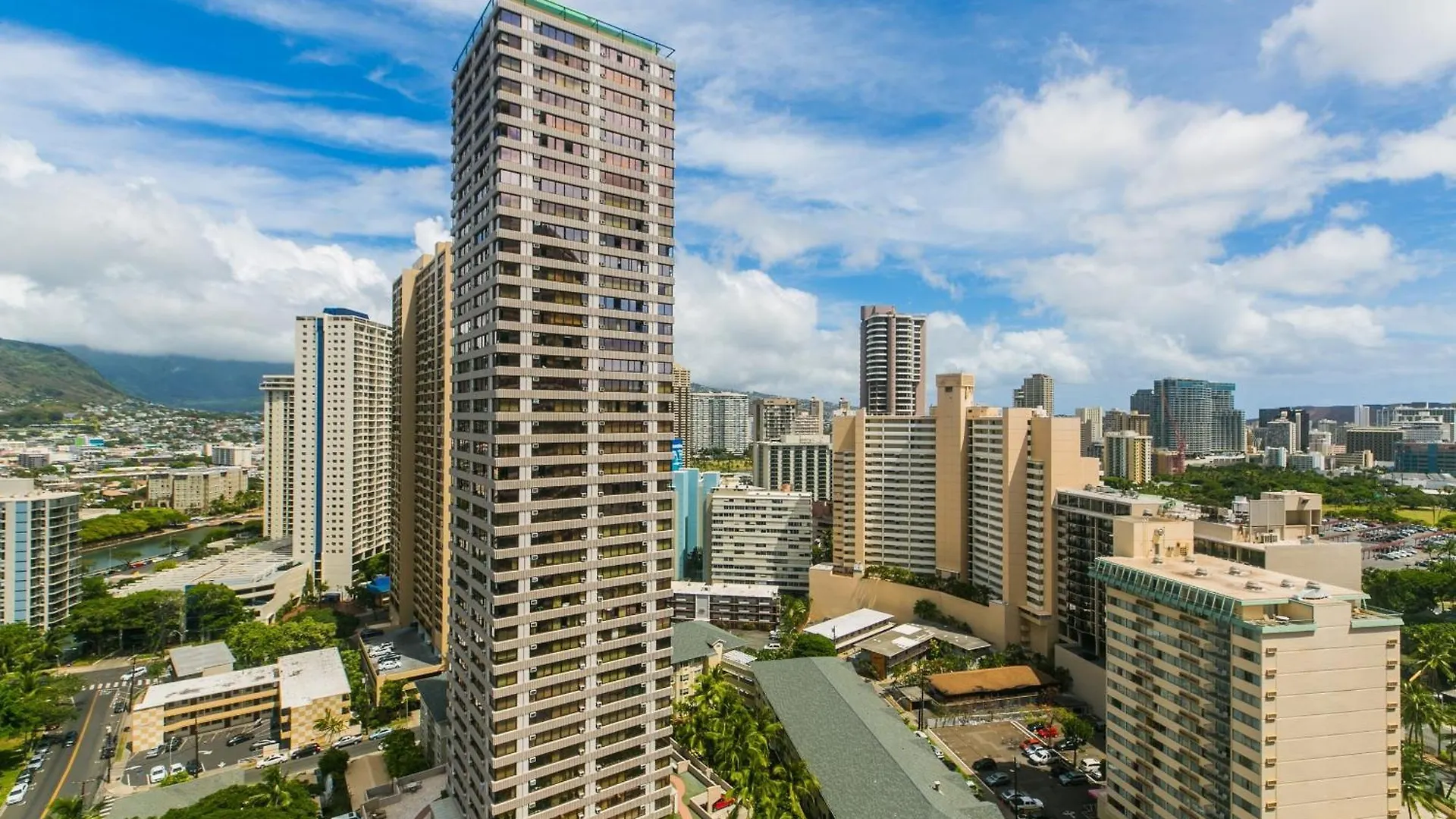 Spacious Condos With Private Balcony At Discovery Bay - Free Wifi, Near Beaches! Honolulu 0*,  USA