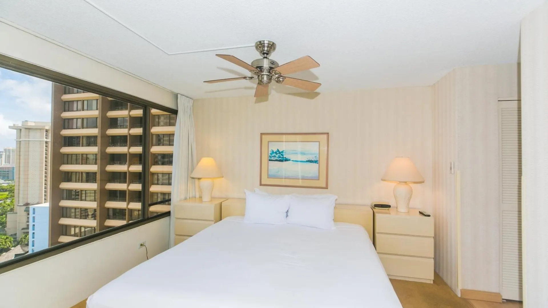 Spacious Condos With Private Balcony At Discovery Bay - Free Wifi, Near Beaches! Honolulu