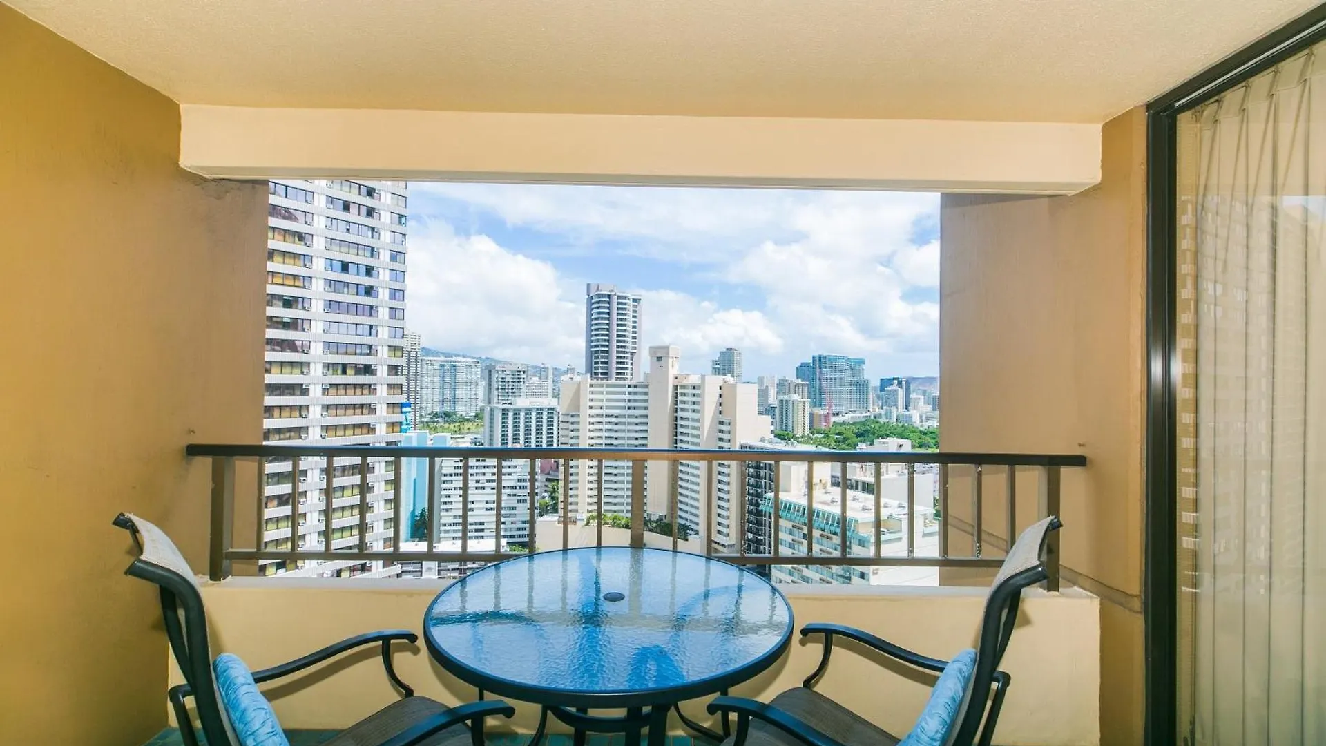 Apartmán Spacious Condos With Private Balcony At Discovery Bay - Free Wifi, Near Beaches! Honolulu USA