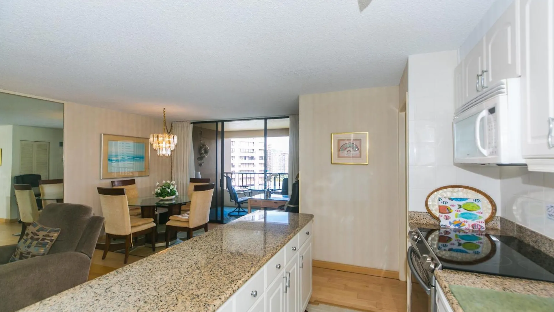 Spacious Condos With Private Balcony At Discovery Bay - Free Wifi, Near Beaches! Honolulu