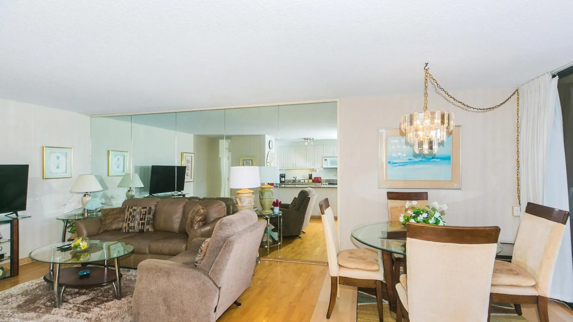Spacious Condos With Private Balcony At Discovery Bay - Free Wifi, Near Beaches! Honolulu Apartmán