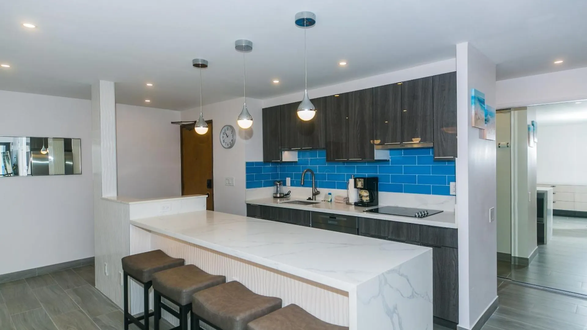 Spacious Condos With Private Balcony At Discovery Bay - Free Wifi, Near Beaches! Honolulu Apartmán