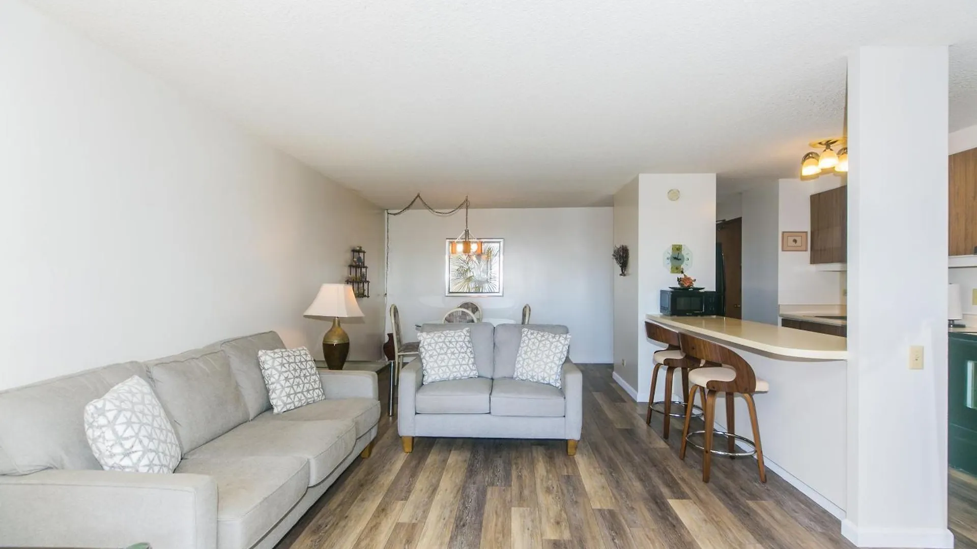 Spacious Condos With Private Balcony At Discovery Bay - Free Wifi, Near Beaches! Honolulu USA