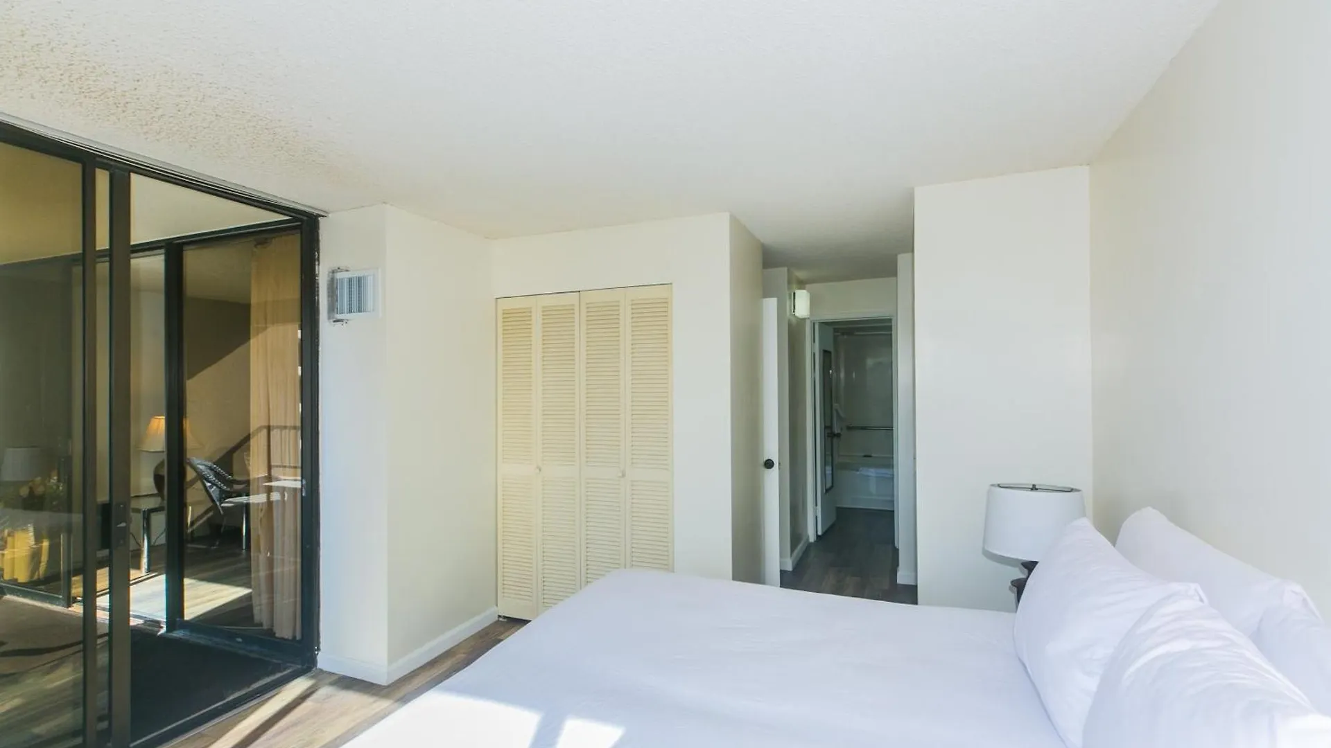 Apartmán Spacious Condos With Private Balcony At Discovery Bay - Free Wifi, Near Beaches! Honolulu